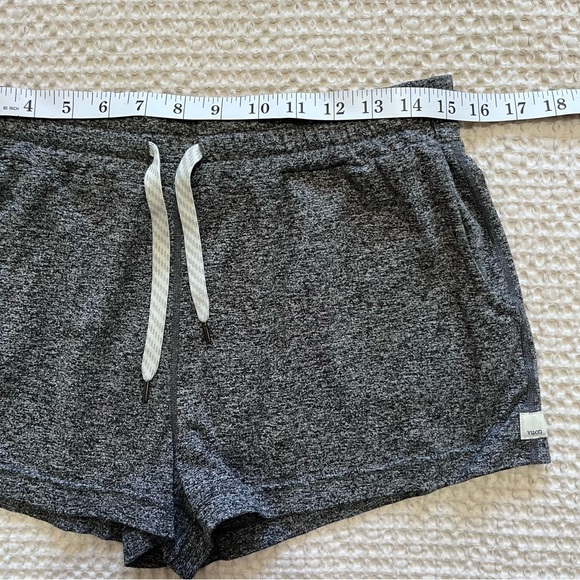 Vuori Women’s Halo Performance Shorts Heather Gray Womens Medium - Picture 5 of 7